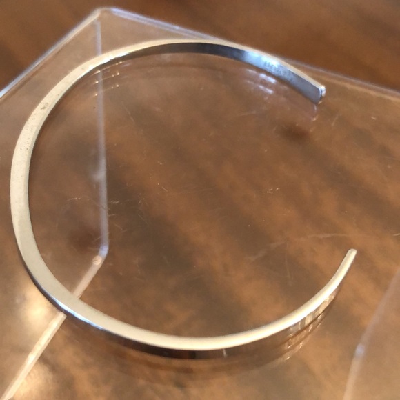 Vintage 1970s AVON Slender Touch Silver Tone Cuff Bracelet - Picture 3 of 11